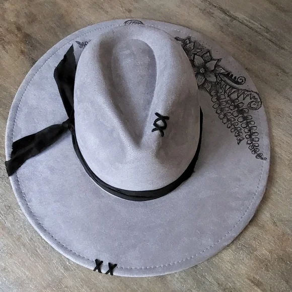 NWT Elegant Gray Floral Sued Burned Fedora Hat - Picture 4 of 5